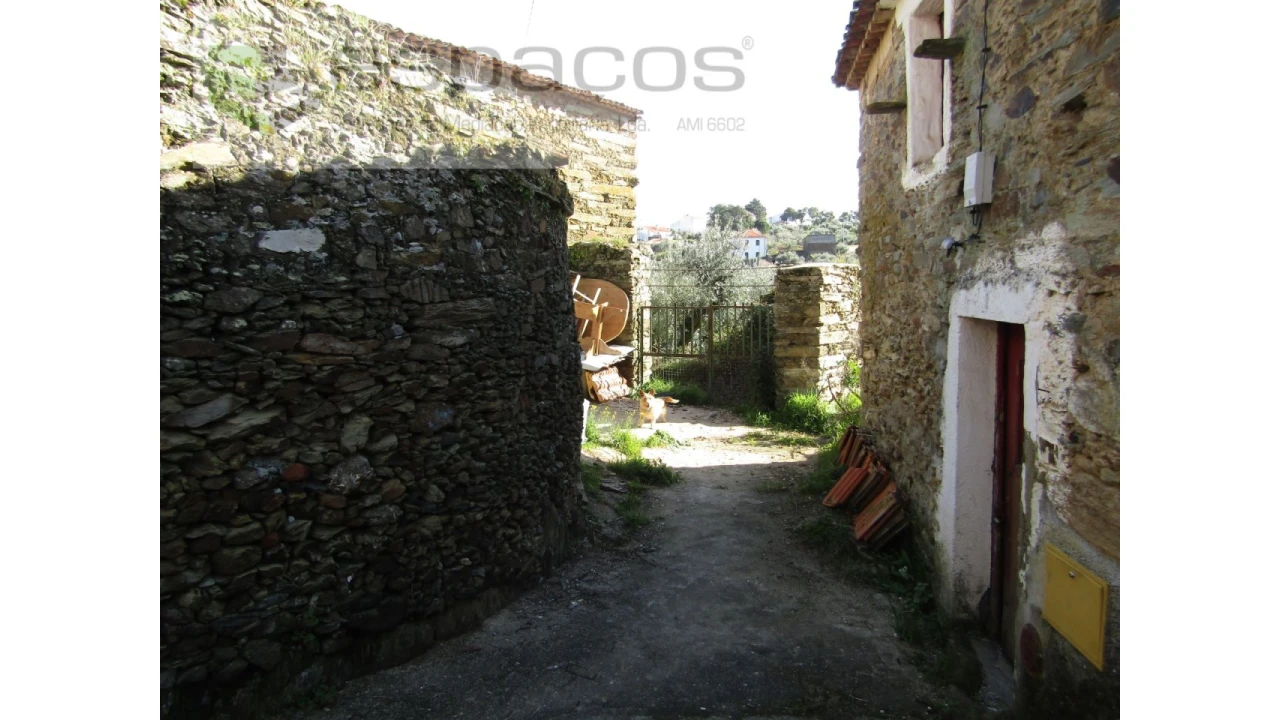 Moradia T3 para Venda em Cebolais de Cima e Retaxo Foto 3