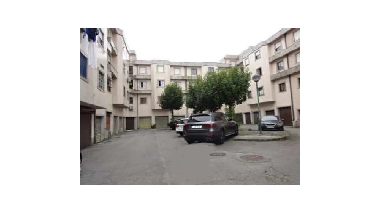 Armazém para Venda em Urgezes Foto 1