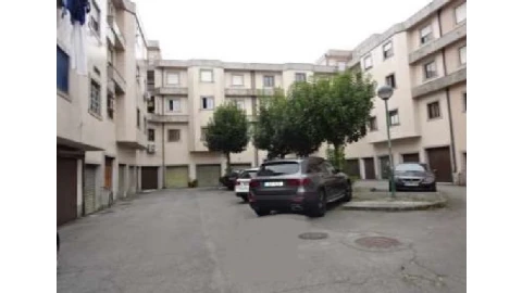 Armazém para Venda em Urgezes