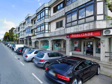 Armazém para Venda em Urgezes