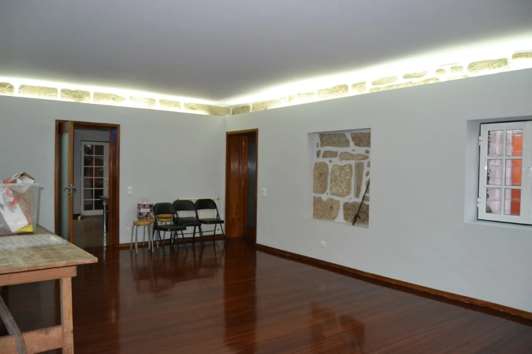 Moradia T3 para Venda em Valpedre Foto 8