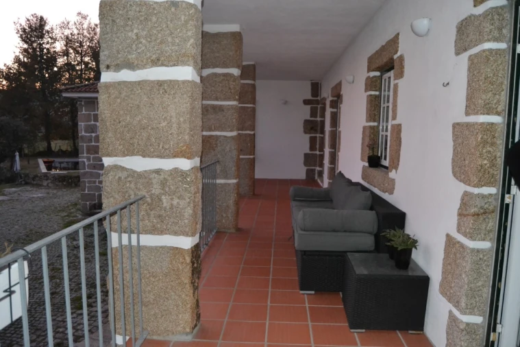 Moradia T3 para Venda em Valpedre Foto 4