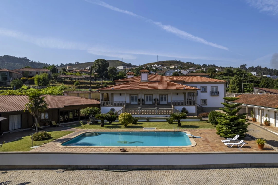 Moradia T5 para Venda em Nevogilde Foto 3