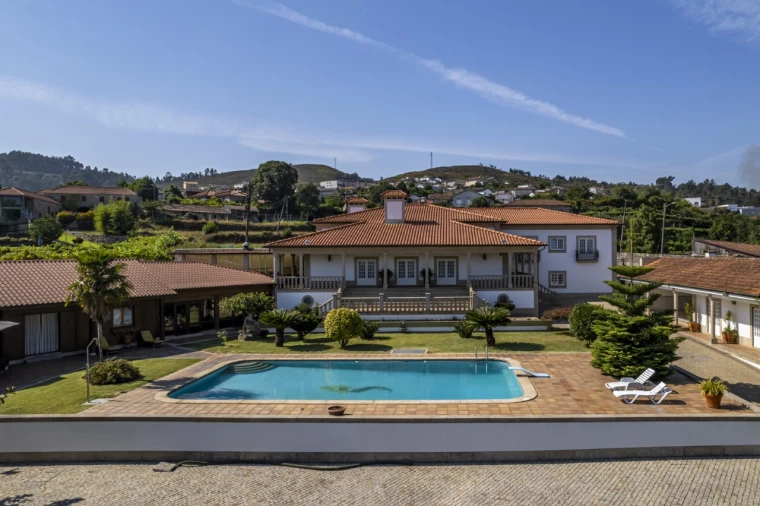 Moradia T5 para Venda em Nevogilde Foto 3