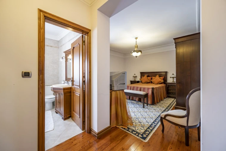 Moradia T5 para Venda em Nevogilde Foto 16