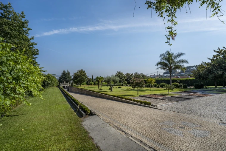 Moradia T5 para Venda em Nevogilde Foto 45