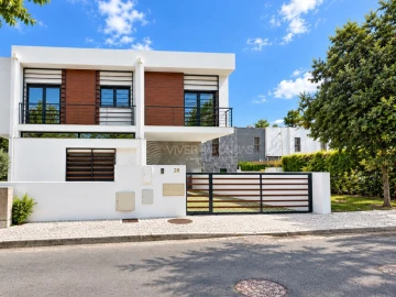 Moradia T3 para Venda em Sesimbra (Castelo)