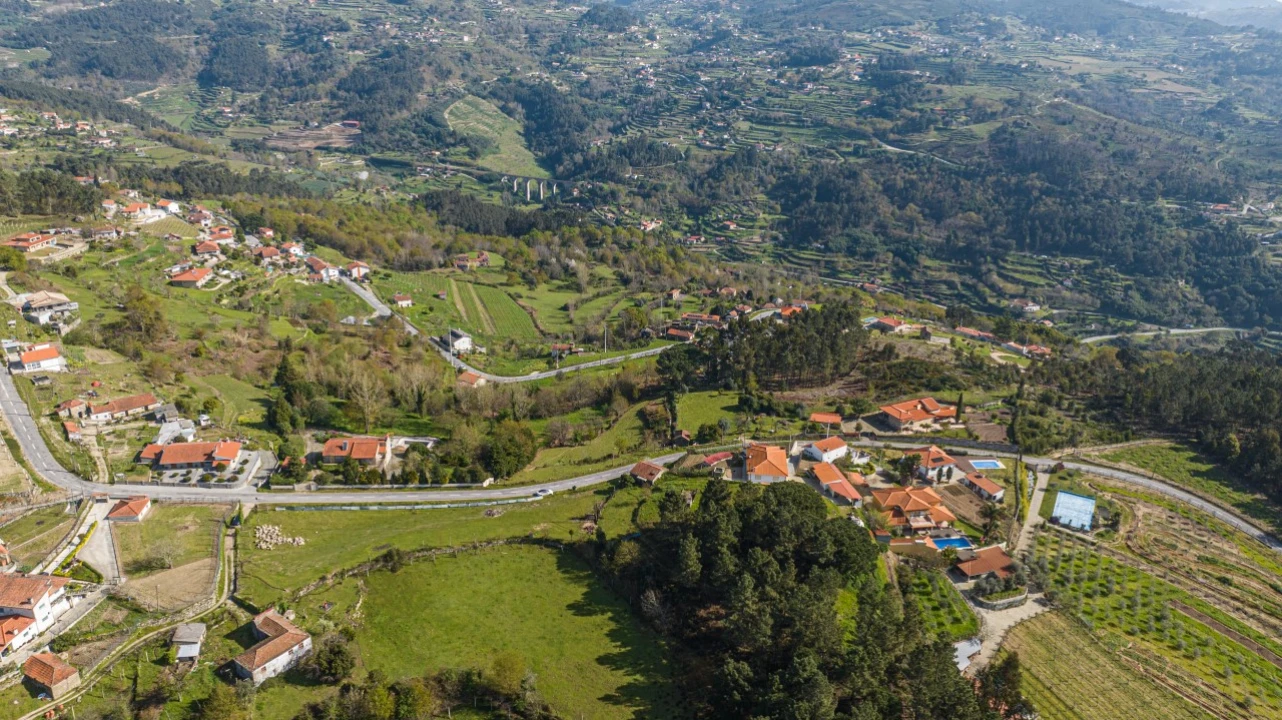 Terreno para Venda em Penhalonga e Paços de Gaiolo Foto 17