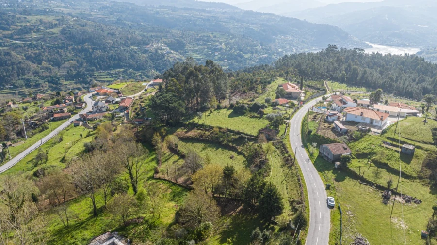 Terreno para Venda em Penhalonga e Paços de Gaiolo Foto 11
