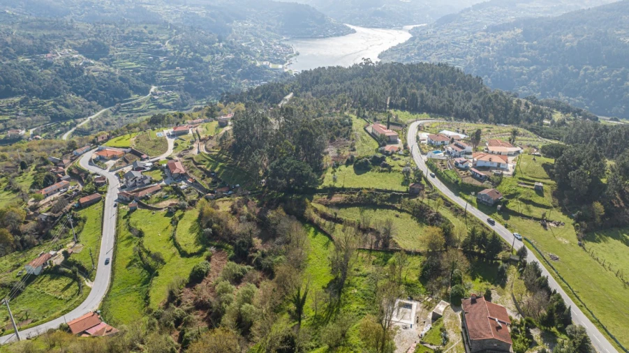 Terreno para Venda em Penhalonga e Paços de Gaiolo Foto 18
