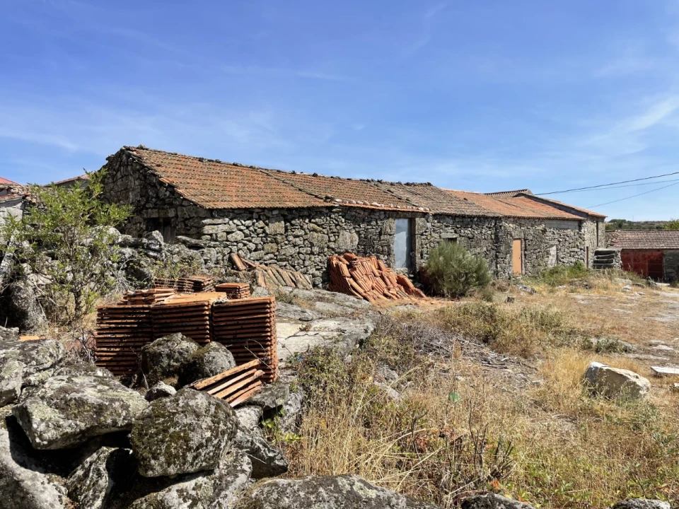 Moradia T2 para Venda em Vreia de Jales Foto 1