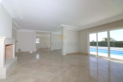 Moradia T5 para Venda em Almancil