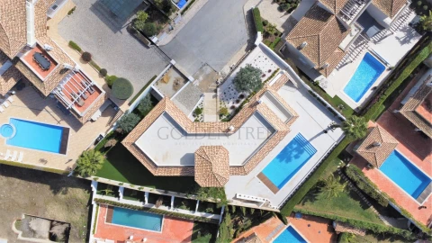 Moradia T5 para Venda em Almancil