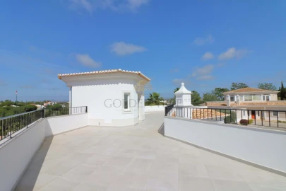Moradia T5 para Venda em Almancil