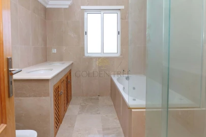 Moradia T5 para Venda em Almancil