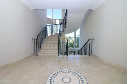 Moradia T5 para Venda em Almancil