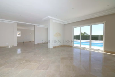 Moradia T5 para Venda em Almancil