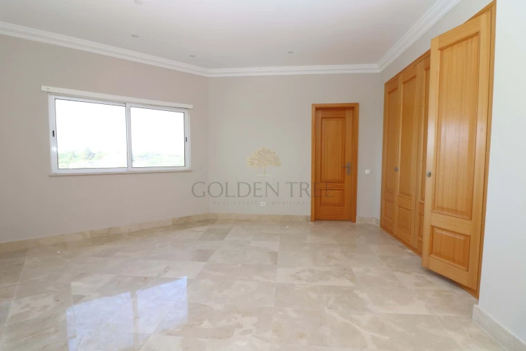 Moradia T5 para Venda em Almancil Foto 15