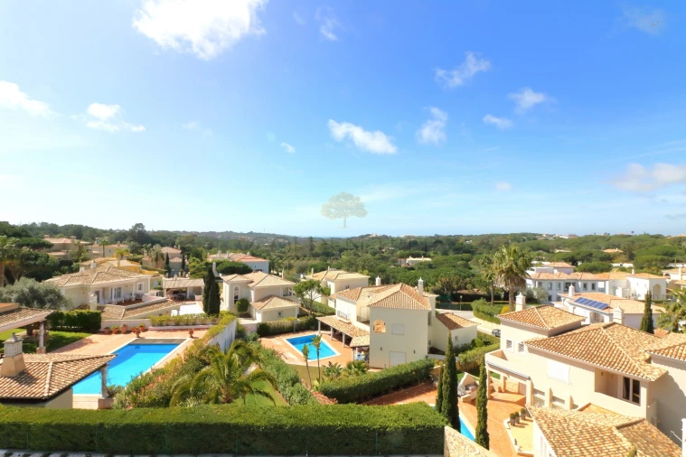 Moradia T5 para Venda em Almancil Foto 2