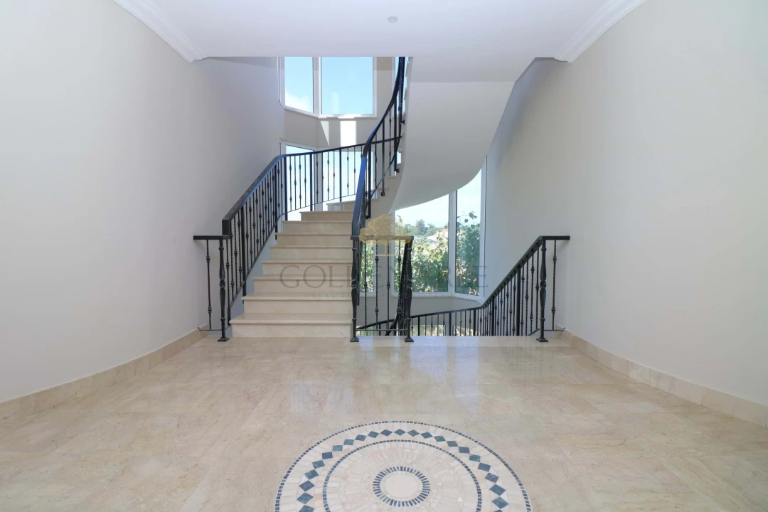 Moradia T5 para Venda em Almancil Foto 6