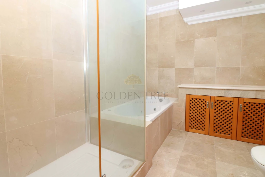 Moradia T5 para Venda em Almancil Foto 18