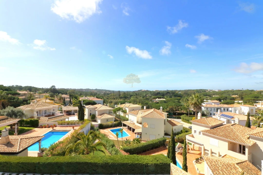 Moradia T5 para Venda em Almancil Foto 2