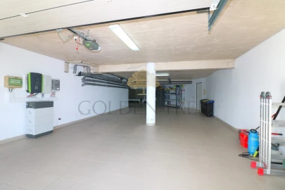 Moradia T4 para Venda em Guia
