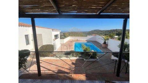 Moradia T3 para Venda em Santa Barbara de Nexe