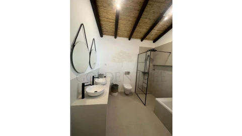 Moradia T3 para Venda em Santa Barbara de Nexe