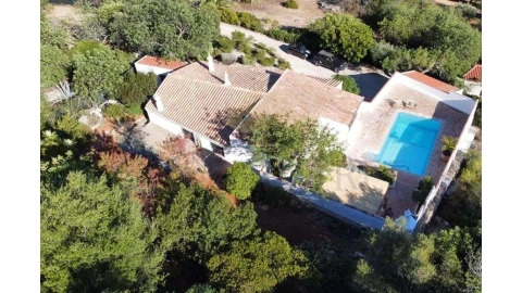 Moradia T3 para Venda em Santa Barbara de Nexe