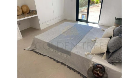 Moradia T3 para Venda em Santa Barbara de Nexe