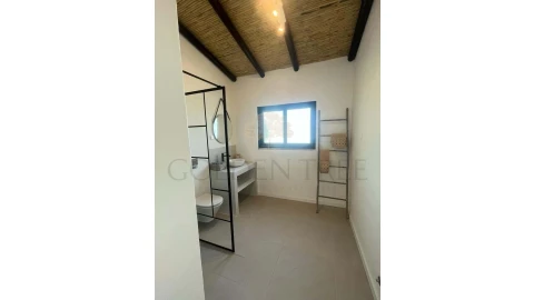 Moradia T3 para Venda em Santa Barbara de Nexe