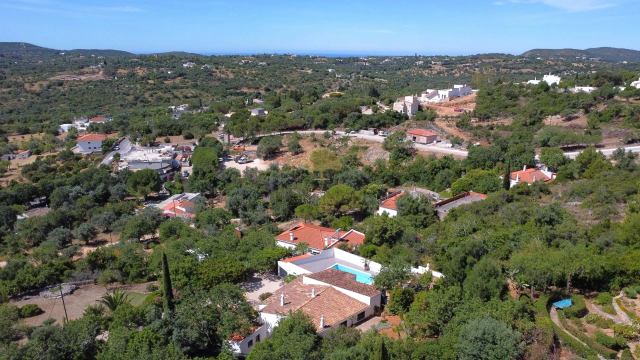 Moradia T3 para Venda em Santa Barbara de Nexe Foto 28