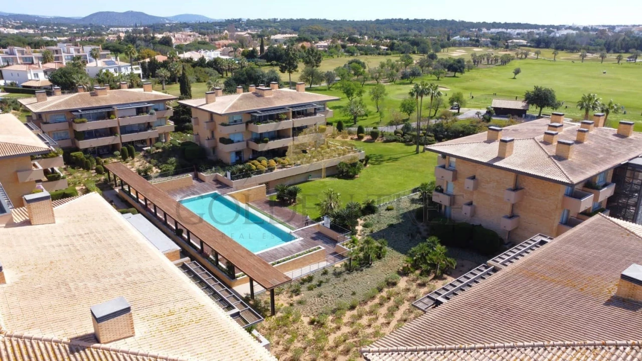 Apartamento T2 para Venda em Quarteira Foto 3