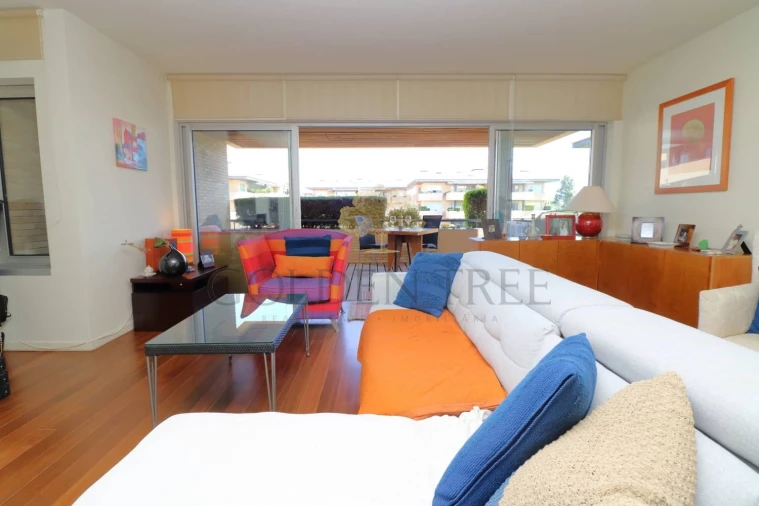 Apartamento T2 para Venda em Quarteira Foto 5