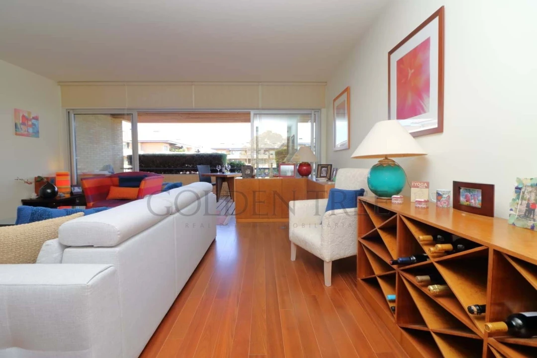 Apartamento T2 para Venda em Quarteira Foto 6