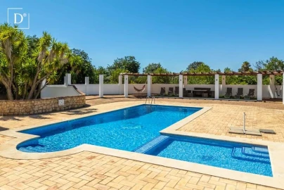 Moradia T4 para Venda em Albufeira e Olhos de Água