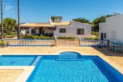 Moradia T4 para Venda em Albufeira e Olhos de Água