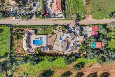 Moradia T4 para Venda em Albufeira e Olhos de Água