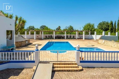 Moradia T4 para Venda em Albufeira e Olhos de Água