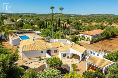 Moradia T4 para Venda em Albufeira e Olhos de Água