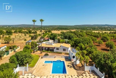Moradia T4 para Venda em Albufeira e Olhos de Água