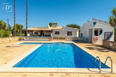 Moradia T4 para Venda em Albufeira e Olhos de Água