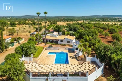 Moradia T4 para Venda em Albufeira e Olhos de Água