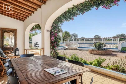 Moradia T4 para Venda em Albufeira e Olhos de Água