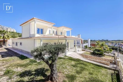 Moradia T4 para Venda em Albufeira e Olhos de Água