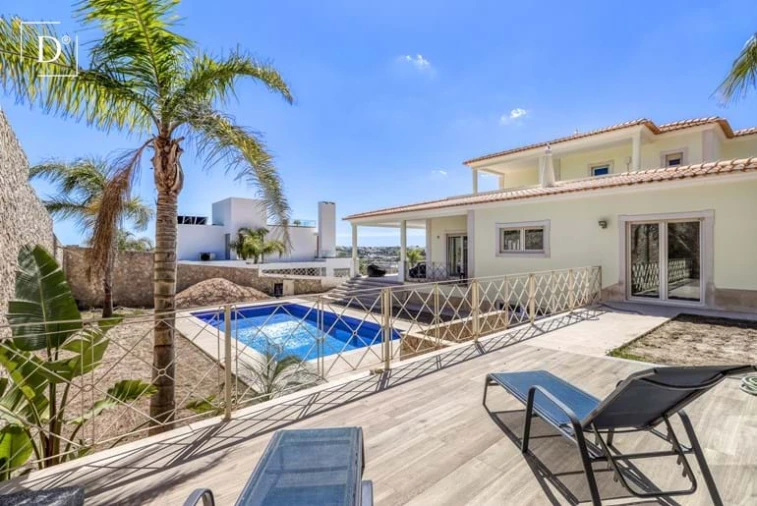 Moradia T4 para Venda em Albufeira e Olhos de Água Foto 23