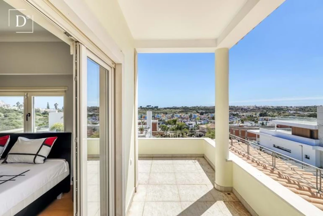 Moradia T4 para Venda em Albufeira e Olhos de Água Foto 14