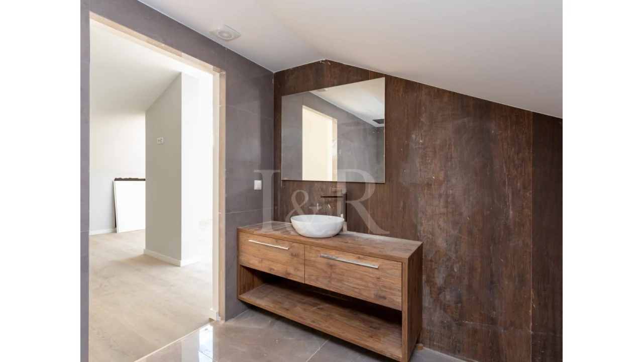 Apartamento T3 para Venda em Carcavelos e Parede Foto 7