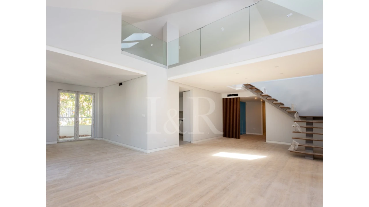 Apartamento T3 para Venda em Carcavelos e Parede Foto 4